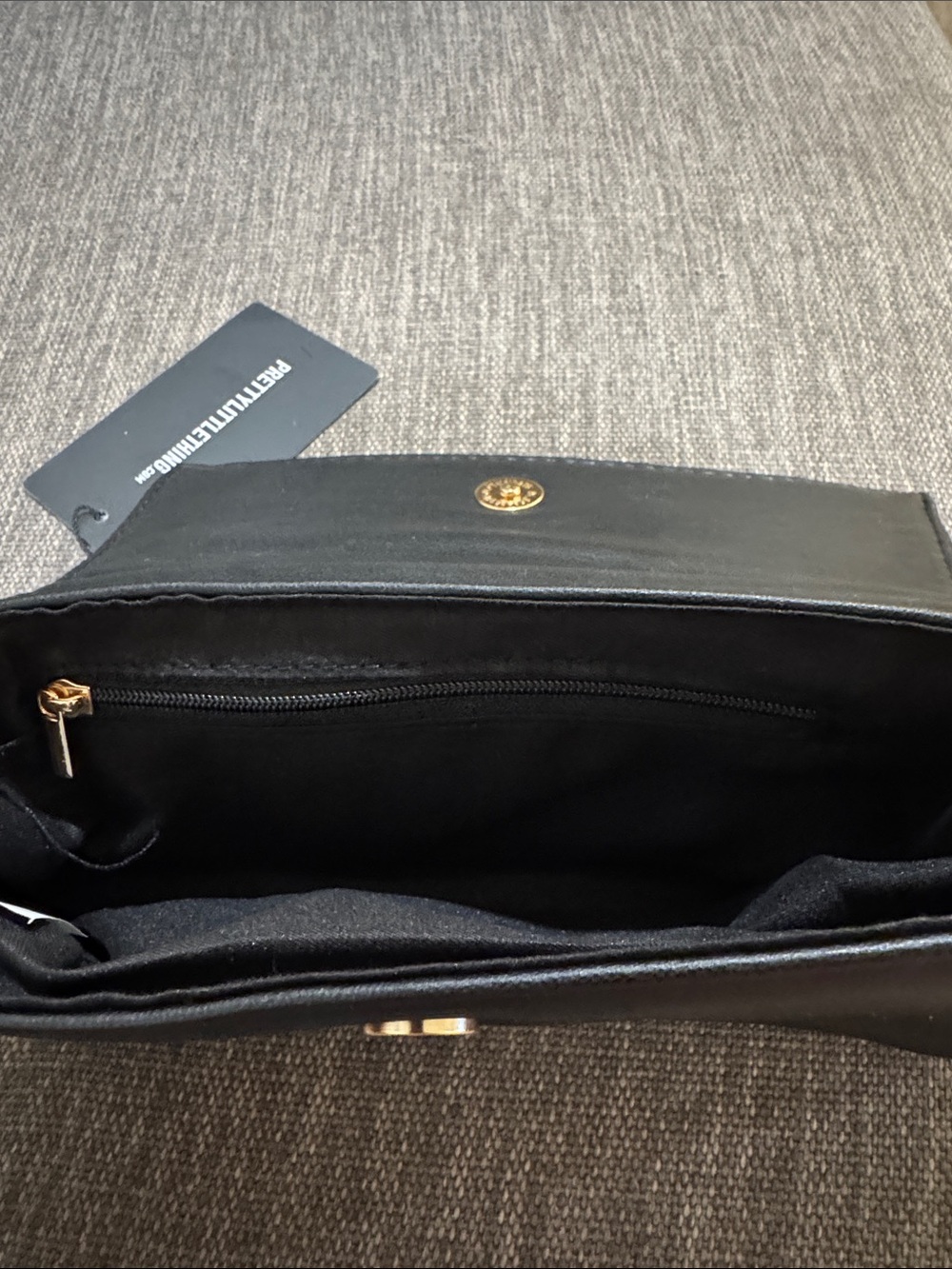 PrettyLittleThing Black Curved Mini Shoulder Bag - Picture 6 of 7